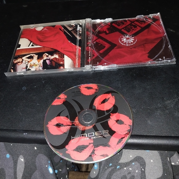 Extreme Behavior by Hinder (CD, Sep-2005, Universal... - Picture 2 of 5